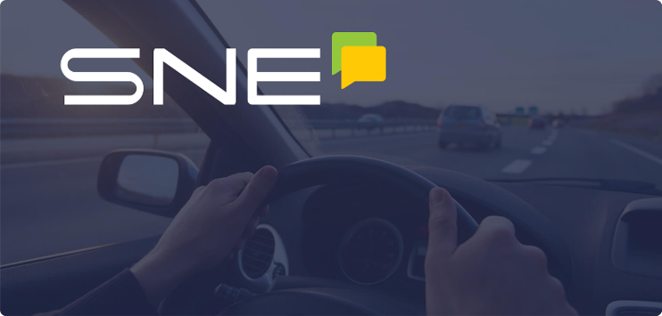 Mãos no volante com marca do SNE