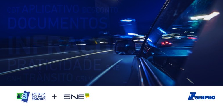 Imagem de autoestrada com foco em um veículo Imagem de autoestrada com foco em um veículo