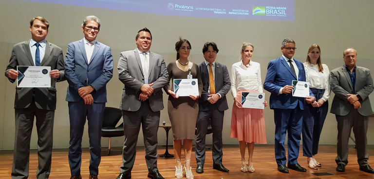 Gileno recebe certificado-destaque.png