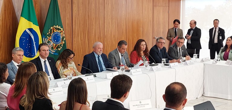 lula_alexandre_maoobra.jpg lula_alexandre_maoobra.jpg