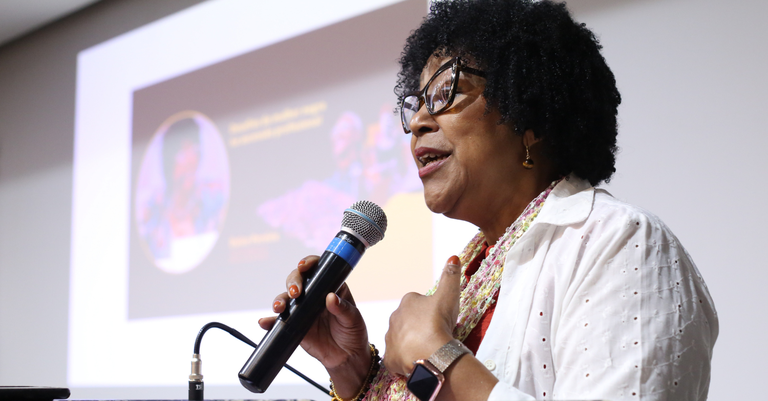 Dulce Pereira, em bate-papo do Mês da Consciência Negra, realizado no Serpro Dulce Pereira, em bate-papo do Mês da Consciência Negra, realizado no Serpro