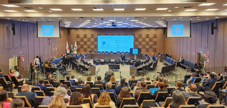 Eduardo Cardim apresenta o Sepro MultiCloud no Tribunal de Justiça de Minas Gerais Eduardo Cardim apresenta o Sepro MultiCloud no Tribunal de Justiça de Minas Gerais