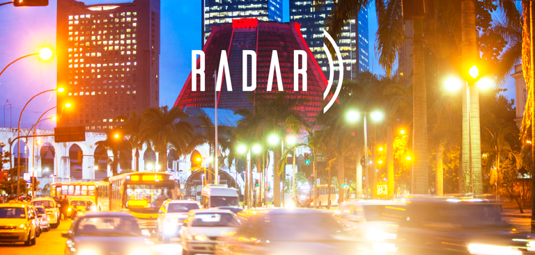Fotografia noturna do bairro da Lapa, na cidade do Rio de Janeiro. Sobre a imagem está aplicada a marca do Radar Fotografia noturna do bairro da Lapa, na cidade do Rio de Janeiro. Sobre a imagem está aplicada a marca do Radar