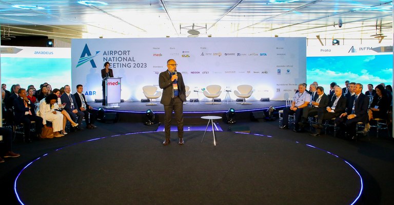 Mauricio Paiva palestra no Airport National Meeting 2023.jpg Mauricio Paiva palestra no Airport National Meeting 2023.jpg
