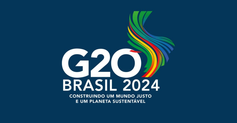 Imagem de fundo azul escuro G20 Brasil 2024 construindo um mundo justo e um planeta sustentavel.png Imagem de fundo azul escuro G20 Brasil 2024 construindo um mundo justo e um planeta sustentavel.png