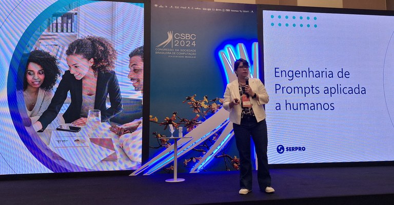 Daniele Farias palestra em evento de Mulheres na TI.jpg