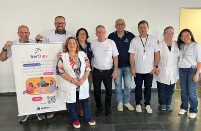 Equipe Serpro e Instituto durante evento com o Ser Digi.png