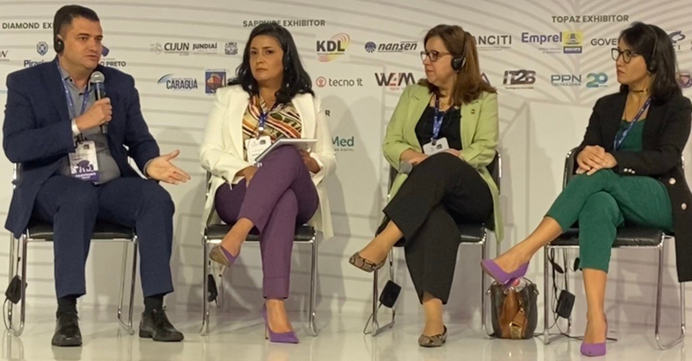 Registro do painel "O papel dos ecossistemas de inovação no fortalecimento de territórios inteligentes"