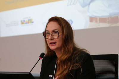 Thaciana Cerqueira do MGI na Semana de IA do Serpro