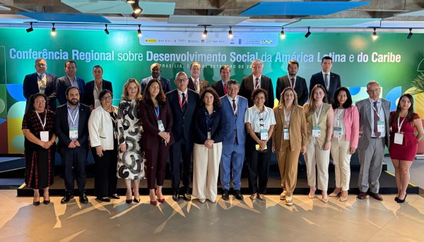 Foto das autoridades da conferência.jpg