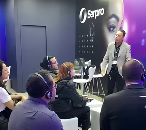 "Segurança Além do Código: Como a Análise Comportamental Está Redefinindo a Proteção de Sistemas", foi a apresentação do especialista em IA, Carlos Rodrigo Lima, no estande da estatal