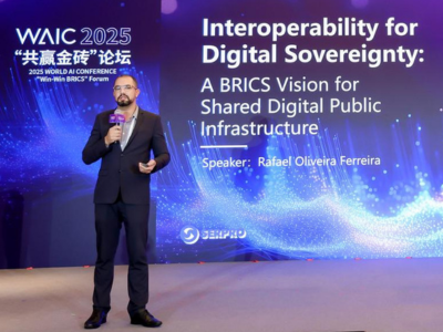 Rafael Ferreira, gerente de Internacionalização do Serpro, apresentou a palestra “Interoperability for Digital Sovereignty: a BRICS Vision for Shared Digital Public Infrastructure”