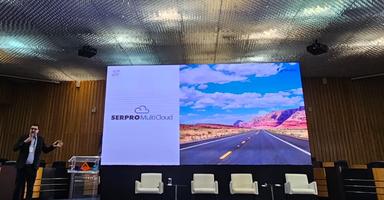 Palestra sobre nova contratação de serviços em nuvem