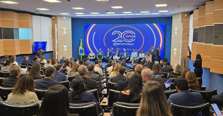 O seminário comemorativo dos 20 anos do e-Processo foi realizado em Brasília, nos dias 25 e 26 de maio O seminário comemorativo dos 20 anos do e-Processo foi realizado em Brasília, nos dias 25 e 26 de maio