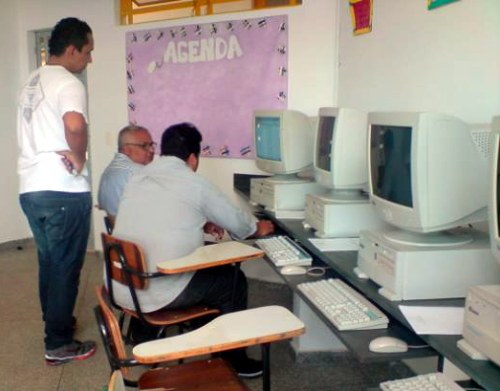 Computadores vão ajudar na inclusão digital de jovens do Case, em Formosa Computadores vão ajudar na inclusão digital de jovens do Case, em Formosa