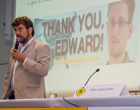 Deivi Kuhn abordou a relevância do uso de softwares auditáveis (Foto: Portal Fisl) Deivi Kuhn abordou a relevância do uso de softwares auditáveis (Foto: Portal Fisl)
