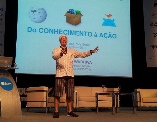 Para Kul, o conhecimento é uma questão central e o aprendizado tem que ser o mais livre possível Para Kul, o conhecimento é uma questão central e o aprendizado tem que ser o mais livre possível