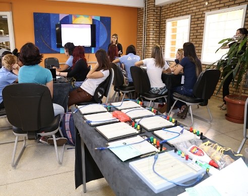 Uma das oficinas foi dedicada a projeto que pretende ampliar presença feminina nas áreas de ciência da informação e engenharias