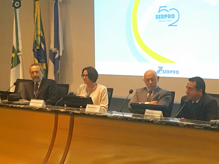 Sob nova direção Sob nova direção